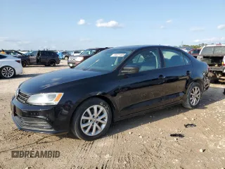 2015 Volkswagen Jetta SE z VIN 3VWD17AJXFM253697, wystawiony jako Copart lot #56321465 z przebiegiem 106 696 mil mil oraz Czysty tytuł • Clean title. Historia ofert i sprzedaży dostępna na DreamBid. Obrazek 1.