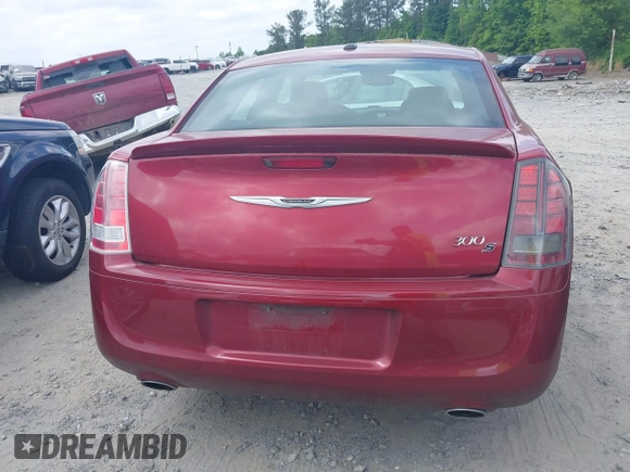 2014 Chrysler 300 S z VIN 2C3CCABG1EH355190, wystawiony jako IAAI lot #42134787 z przebiegiem 107 959 mil mil oraz . Historia ofert i sprzedaży dostępna na DreamBid. Obrazek 16.