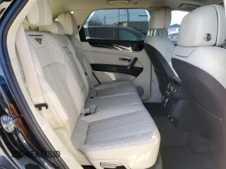 2018 Bentley Bentayga Signature z VIN SJAAC2ZV5JC017769, wystawiony jako Copart lot #80888443 z przebiegiem 24 775 mil mil oraz . Historia ofert i sprzedaży dostępna na DreamBid. Obrazek 11.