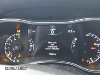 2020 Jeep Grand Cherokee Altitude z VIN 1C4RJFAGXLC433962, wystawiony jako IAAI lot #40721842 z przebiegiem 73 528 mil mil oraz . Historia ofert i sprzedaży dostępna na DreamBid. Obrazek 7.