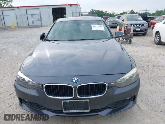 2014 BMW 3 Series 328i z VIN WBA3A5C58EP600887, wystawiony jako IAAI lot #42511539 z przebiegiem 137 055 mil mil oraz . Historia ofert i sprzedaży dostępna na DreamBid. Obrazek 6.