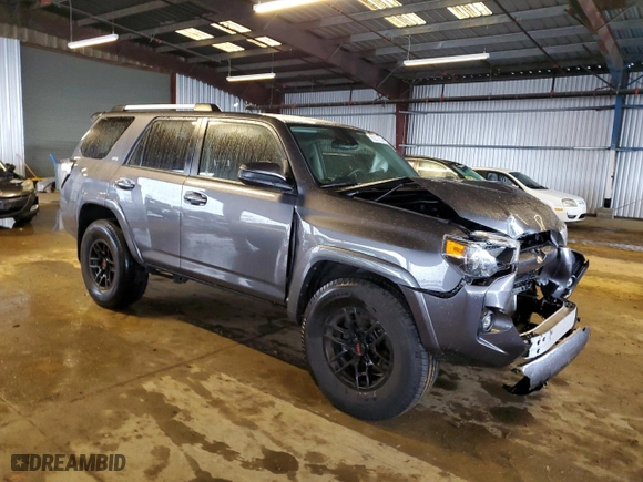 2021 Toyota 4Runner SR5 with VIN JTEEU5JR9M5229009, listed as a Copart auction lot 86214204 with 47,759 mi miles and Salvage Title. Bid and sale history available at carsss.com. Image 4.