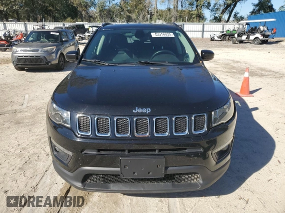 2018 Jeep Compass Latitude with VIN 3C4NJDBB4JT436606, listed as a Copart auction lot 45516035 with 33,325 mi miles and Salvage Title. Bid and sale history available at DreamBid. Image 5.
