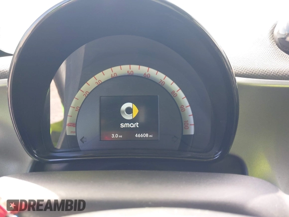 2017 Smart fortwo Pure z VIN WMEFJ9BA9HK226752, wystawiony jako IAAI lot #42420588 z przebiegiem Nie podano mil oraz . Historia ofert i sprzedaży dostępna na DreamBid. Obrazek 15.