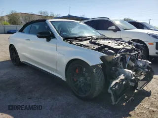 2017 Mercedes-Benz C 63 S AMG z VIN WDDWK8HB2HF452703, wystawiony jako Copart lot #52001114 z przebiegiem 45 926 mil mil oraz . Historia ofert i sprzedaży dostępna na DreamBid. Obrazek 4.