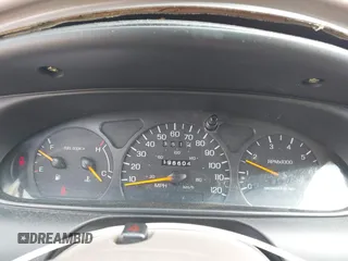 1998 Ford Taurus SE Comfort z VIN 1FAFP53S2WA255080, wystawiony jako IAAI lot #41541015 z przebiegiem 196 604 mil mil oraz . Historia ofert i sprzedaży dostępna na DreamBid. Obrazek 7.
