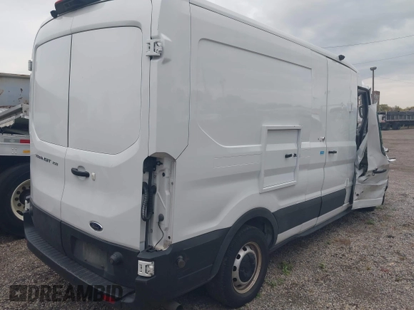 2020 Ford Transit Cargo z VIN 1FTBR1C82LKA61834, wystawiony jako IAAI lot #37802870 z przebiegiem Nie podano mil oraz . Historia ofert i sprzedaży dostępna na DreamBid. Obrazek 4.