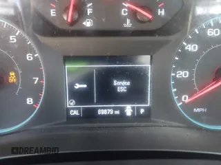 2020 Chevrolet Traverse LS z VIN 1GNERFKW3LJ271902, wystawiony jako IAAI lot #42516114 z przebiegiem 89 879 mil mil oraz . Historia ofert i sprzedaży dostępna na DreamBid. Obrazek 7.