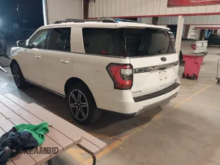 2020 Ford Expedition Limited with VIN 1FMJU1KT2LEA43554, listed as a IAAI auction lot 40889191 with 96,824 mi miles. Bid and sale history available at carsss.com. Image 3.