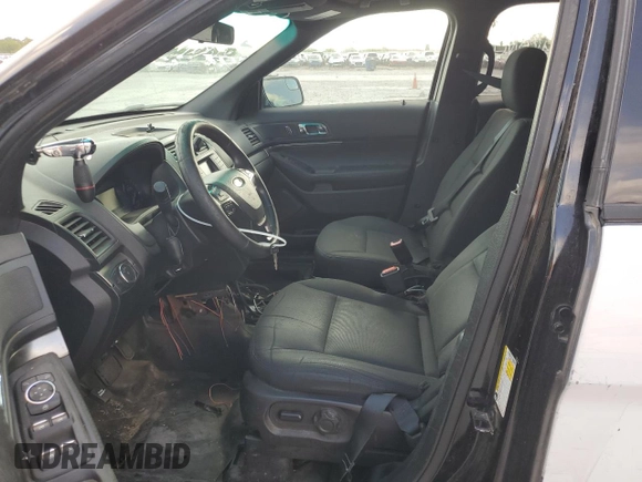 2017 Ford Police Interceptor Utility z VIN 1FM5K8AR3HGB15573, wystawiony jako Copart lot #53167325 z przebiegiem 89 342 mil mil oraz Szkody całkowita. Historia ofert i sprzedaży dostępna na DreamBid. Obrazek 7.