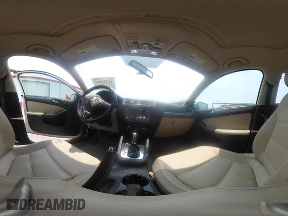 2013 Volkswagen Jetta TDI w/Premium/Nav с VIN 3VWLL7AJ2DM203802, выставлен на аукционе IAAI как лот 42311963 с пробегом 136 099 миль миль и . История ставок и продаж доступна на DreamBid. Изображение 19.