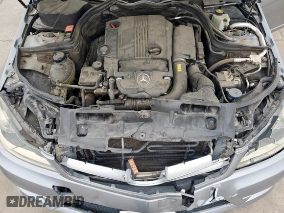 2012 Mercedes-Benz C 250 Sport z VIN WDDGF4HB6CA614646, wystawiony jako Copart lot #50826495 z przebiegiem 114 435 mil mil oraz Szkoda całkowita • Salvage title. Historia ofert i sprzedaży dostępna na DreamBid. Obrazek 11.