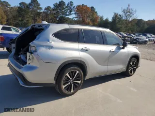 2022 Toyota Highlander XSE with VIN 5TDLZRAH7NS143334, listed as a Copart auction lot 82878584 with 20,822 mi miles and Clean Title. Bid and sale history available at carsss.com. Image 3.