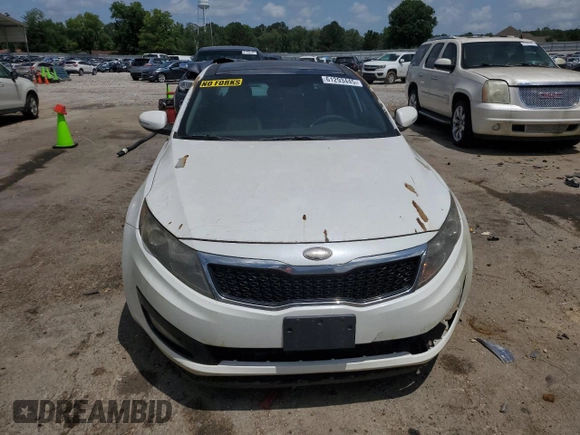2013 Kia Optima EX z VIN 5XXGN4A72DG237404, wystawiony jako Copart lot #61293445 z przebiegiem 166 327 mil mil oraz Czysty tytuł • Clean title. Historia ofert i sprzedaży dostępna na DreamBid. Obrazek 5.