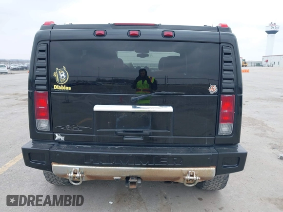 2005 Hummer H2 SUV z VIN 5GRGN23UX5H106375, wystawiony jako IAAI lot #41997745 z przebiegiem 152 827 mil mil oraz . Historia ofert i sprzedaży dostępna na DreamBid. Obrazek 16.