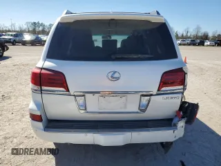 2015 Lexus LX 570 z VIN JTJHY7AX8F4180648, wystawiony jako Copart lot #47002635 z przebiegiem Nie podano mil oraz Szkoda całkowita • Salvage title. Historia ofert i sprzedaży dostępna na DreamBid. Obrazek 6.