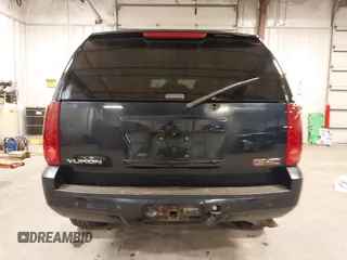 2007 GMC Yukon SLT z VIN 1GKFK130X7J115798, wystawiony jako IAAI lot #42039550 z przebiegiem 263 539 mil mil oraz . Historia ofert i sprzedaży dostępna na DreamBid. Obrazek 17.