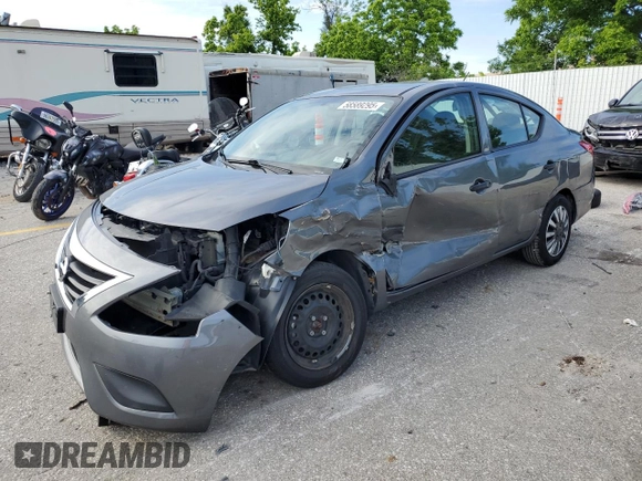 2016 Nissan Versa SV z VIN 3N1CN7AP2GL907254, wystawiony jako Copart lot #58589295 z przebiegiem 91 951 mil mil oraz Czysty tytuł • Clean title. Historia ofert i sprzedaży dostępna na DreamBid. Obrazek 1.