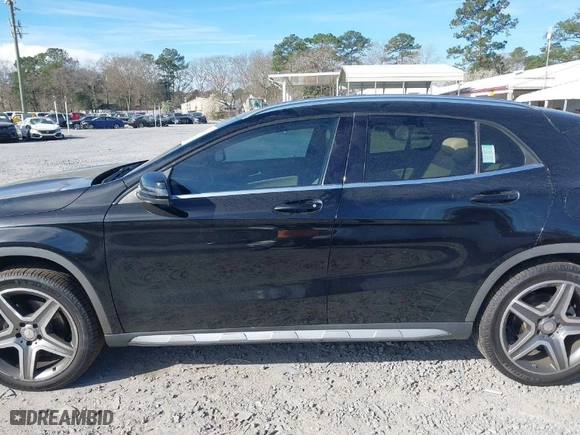 2015 Mercedes-Benz GLA-Class GLA 250 with VIN WDCTG4GB3FJ077840, listed as a IAAI auction lot 41701119 with NaN miles. Bid and sale history available at carsss.com. Image 14.