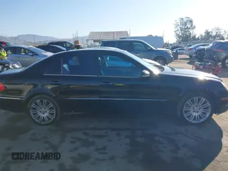 2007 Mercedes-Benz E-Class 3.5L with VIN WDBUF56X97B132401, listed as a IAAI auction lot 41601945 with 174,896 mi miles. Bid and sale history available at carsss.com. Image 13.