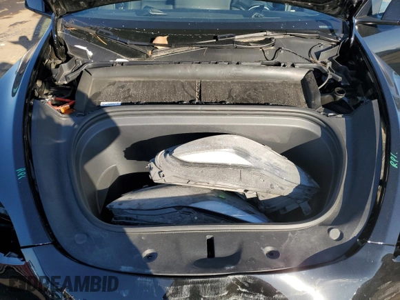 2024 Tesla Model Y Long Range with VIN 7SAYGDEE5RA270382, listed as a Copart auction lot 82899494 with 6,401 mi miles and Clean title. Bid and sale history available at DreamBid. Image 11.