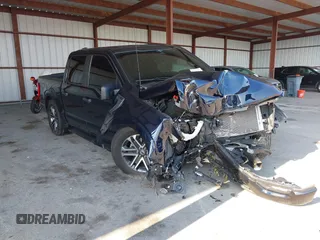 2023 Ford F-150 XL z VIN 1FTEW1CPXPFC16643, wystawiony jako IAAI lot #42205858 z przebiegiem Nie podano mil oraz . Historia ofert i sprzedaży dostępna na DreamBid. Obrazek 1.