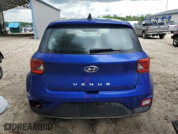 2021 Hyundai Venue SE z VIN KMHRB8A36MU068242, wystawiony jako Copart lot #56143775 z przebiegiem 104 035 mil mil oraz Czysty tytuł • Clean title. Historia ofert i sprzedaży dostępna na DreamBid. Obrazek 6.