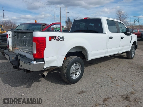 2019 Ford F-250 XL z VIN 1FT7W2B60KEF78955, wystawiony jako IAAI lot #41851147 z przebiegiem 205 275 mil mil oraz . Historia ofert i sprzedaży dostępna na DreamBid. Obrazek 4.