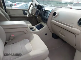 2004 Ford Expedition Special Service with VIN 1FMFU16L44LB85496, listed as a IAAI auction lot 41852315 with 169,687 mi miles. Bid and sale history available at carsss.com. Image 5.