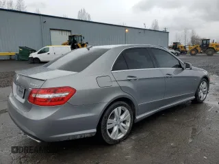 2012 Mercedes-Benz E 350 Luxury with VIN WDDHF2EB9CA600902, listed as a Copart auction lot 44227745 with 114,229 mi miles and Clean title. Bid and sale history available at DreamBid. Image 3.