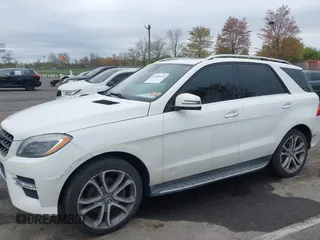 2014 Mercedes-Benz M 350 with VIN 4JGDA5JB2EA282733, listed as a IAAI auction lot 42070426 with 148,513 mi miles and . Bid and sale history available at DreamBid. Image 17.
