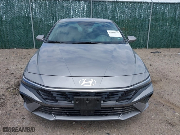 2025 Hyundai Elantra SEL Convenience with VIN KMHLS4DG9SU913286, listed as a IAAI auction lot 42014518 with 2,755 mi miles. Bid and sale history available at carsss.com. Image 12.