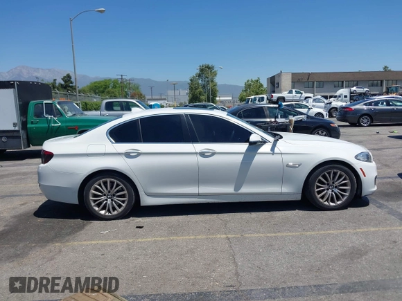 2015 BMW 5 Series 528i z VIN WBA5A5C58FD514538, wystawiony jako IAAI lot #42301127 z przebiegiem 147 084 mil mil oraz . Historia ofert i sprzedaży dostępna na DreamBid. Obrazek 13.