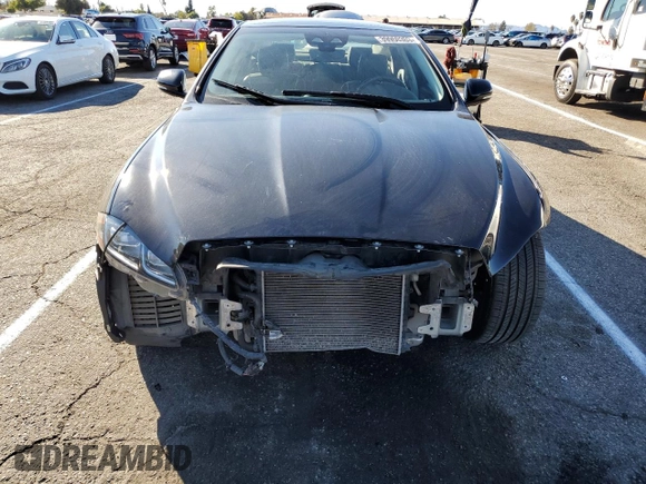 2018 Jaguar XJ with VIN SAJWA1C79J8W14555, listed as a Copart auction lot 39950303 with 86,316 mi miles. Bid and sale history available at carsss.com. Image 5.