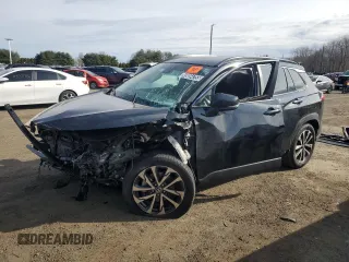 2022 Toyota Corolla Cross XLE z VIN 7MUEAABG8NV038668, wystawiony jako Copart lot #49054755 z przebiegiem 79 213 mil mil oraz Szkoda całkowita • Salvage title. Historia ofert i sprzedaży dostępna na DreamBid. Obrazek 1.