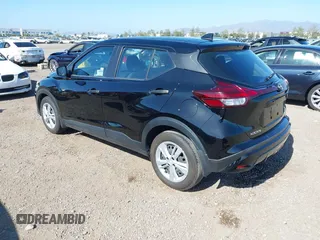 2024 Nissan Kicks S z VIN 3N1CP5BV0RL497360, wystawiony jako IAAI lot #42281912 z przebiegiem 11 234 mil mil oraz . Historia ofert i sprzedaży dostępna na DreamBid. Obrazek 3.