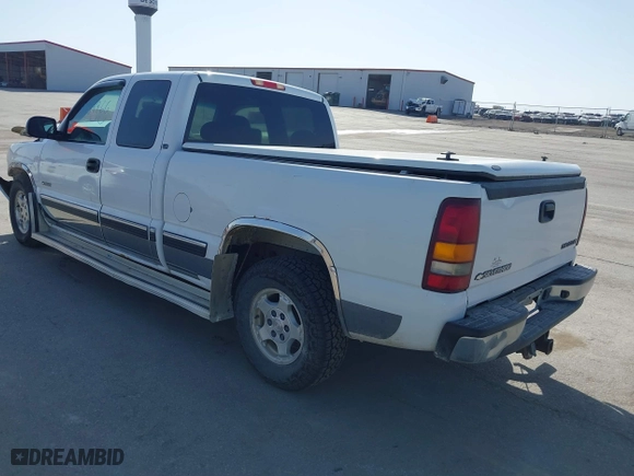 2002 Chevrolet Silverado 1500 LT with VIN 2GCEC19T621426847, listed as a IAAI auction lot 41789966 with 146,870 mi miles. Bid and sale history available at carsss.com. Image 3.