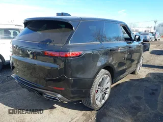 2024 Land Rover Range Rover Sport Dynamic SE with VIN SAL1L9FU0RA402899, listed as a IAAI auction lot 41459896 with 6,307 mi miles and . Bid and sale history available at DreamBid. Image 4.