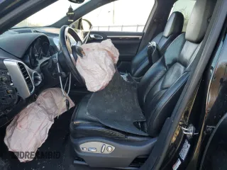 2016 Porsche Cayenne with VIN WP1AA2A21GKA38072, listed as a Copart auction lot 43082985 with 0 mi miles and Salvage Title. Bid and sale history available at carsss.com. Image 7.