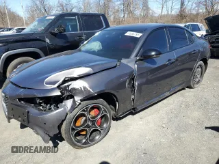 2022 Alfa Romeo Giulia Veloce with VIN ZARFANBN0N7659259, listed as a Copart auction lot 51036795 with 13,636 mi miles and Salvage Title. Bid and sale history available at carsss.com. Image 1.