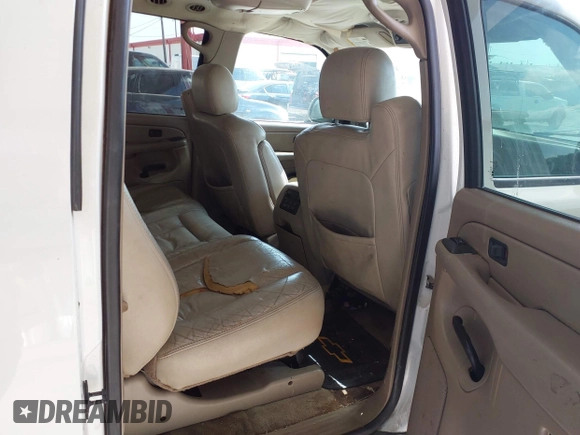 2004 Chevrolet Suburban Z71 with VIN 3GNFK16Z14G174393, listed as a IAAI auction lot 41934826 with 255,578 mi miles. Bid and sale history available at carsss.com. Image 8.