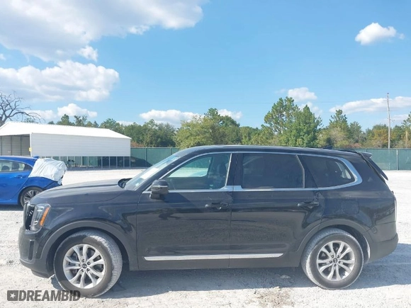 2020 Kia Telluride LX with VIN 5XYP24HC3LG071027, listed as a IAAI auction lot 40682156 with 69,469 mi miles. Bid and sale history available at carsss.com. Image 14.