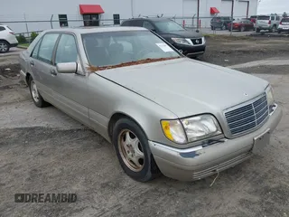 1999 Mercedes-Benz S 320/430/500 z VIN WDBGA43G3XA425985, wystawiony jako IAAI lot #42376647 z przebiegiem 217 736 mil mil oraz . Historia ofert i sprzedaży dostępna na DreamBid. Obrazek 1.