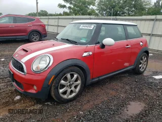 2008 MINI Hardtop S z VIN WMWMF73568TT92876, wystawiony jako Copart lot #59484895 z przebiegiem 86 490 mil mil oraz Czysty tytuł • Clean title. Historia ofert i sprzedaży dostępna na DreamBid. Obrazek 1.