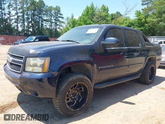 2007 Chevrolet Avalanche LS z VIN 3GNEC120X7G215740, wystawiony jako IAAI lot #42352407 z przebiegiem 183 957 mil mil oraz . Historia ofert i sprzedaży dostępna na DreamBid. Obrazek 2.