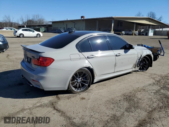 2016 BMW M3 z VIN WBS8M9C56G5E68620, wystawiony jako Copart lot #48551405 z przebiegiem 50 456 mil mil oraz Szkoda całkowita • Salvage title. Historia ofert i sprzedaży dostępna na DreamBid. Obrazek 3.