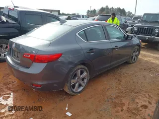 2013 Acura ILX Tech Pkg with VIN 19VDE1F79DE013364, listed as a IAAI auction lot 41059783 with 140,574 mi miles. Bid and sale history available at carsss.com. Image 4.