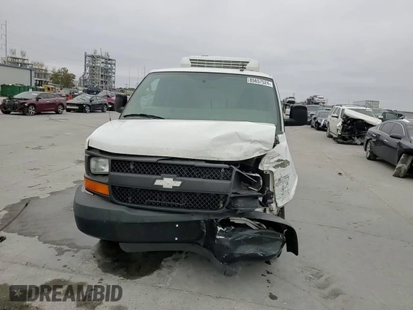2015 Chevrolet Express Cargo z VIN 1GCWGFCF0F1286668, wystawiony jako Copart lot #85657524 z przebiegiem 107 760 mil mil oraz Szkoda całkowita • Salvage title. Historia ofert i sprzedaży dostępna na DreamBid. Obrazek 12.