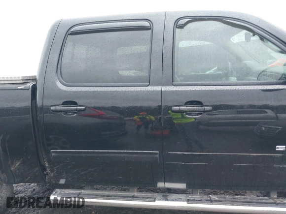 2011 GMC Sierra 1500 SLT with VIN 3GTP2WE37BG277399, listed as a IAAI auction lot 41057460 with 174,949 mi miles and . Bid and sale history available at DreamBid. Image 14.