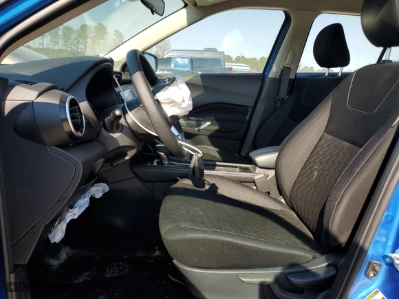 2023 Nissan Kicks SV with VIN 3N1CP5CV9PL547426, listed as a Copart auction lot 46788985 with 43,338 mi miles and Salvage Title. Bid and sale history available at carsss.com. Image 7.